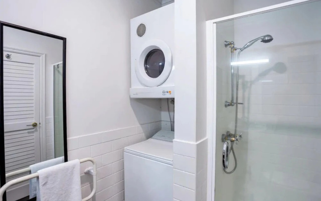 Prime Waterfront 1 Bedroom Corner Apartment