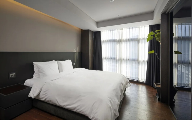 Homes Red Myeongdong