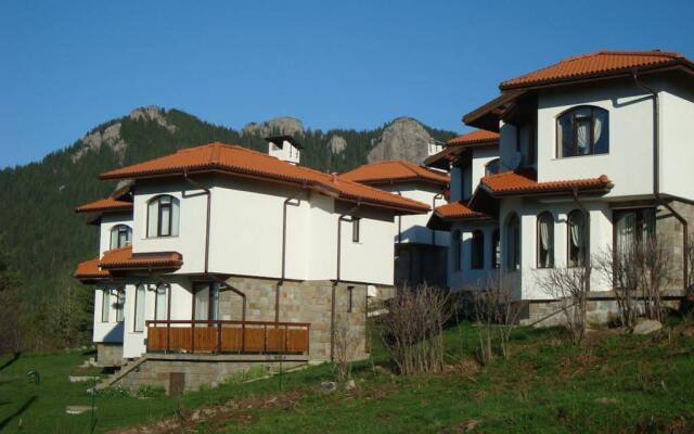Отель Cassiopea Villas Смолян вид на фасад