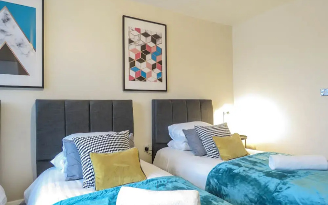 Park Central Two Bedroom & Parking