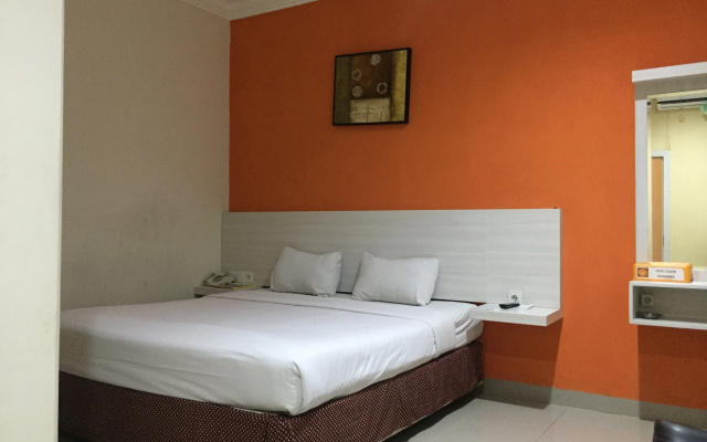 RedDoorz Plus @ Hotel Alden Makassar