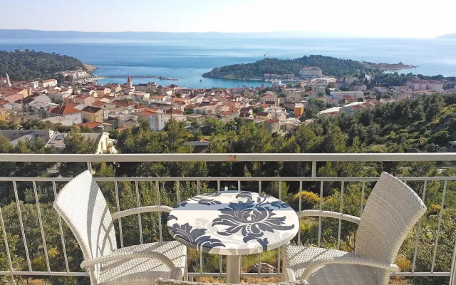 Mira Makarska in Makarska