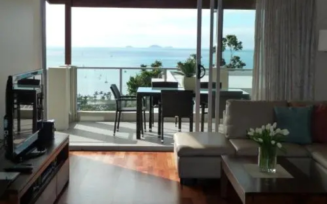 Oscar's View - Airlie Beach