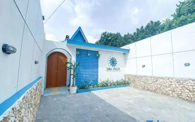 Ubu Villa Tropicola - Near Yogyakarta City Center