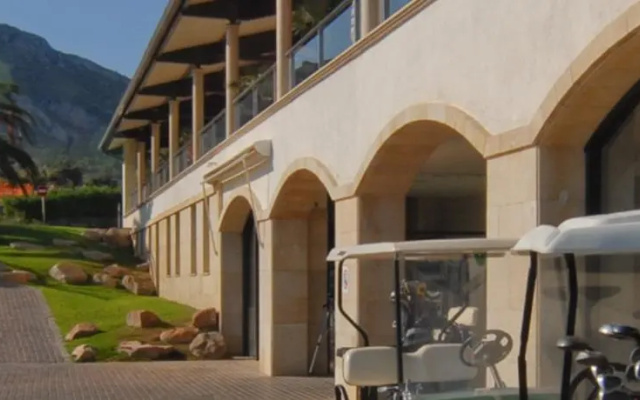 Almendros Club de Golf Bonmont Costa Dorada