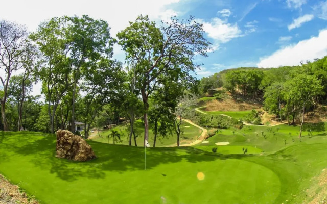 West Bay Golf Club & Villas