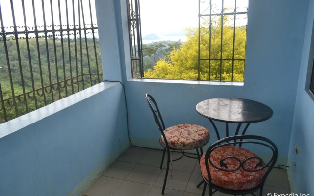 Royal Taal Inn