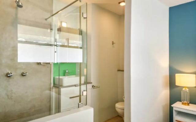 Two Bed Green Point Ocean View