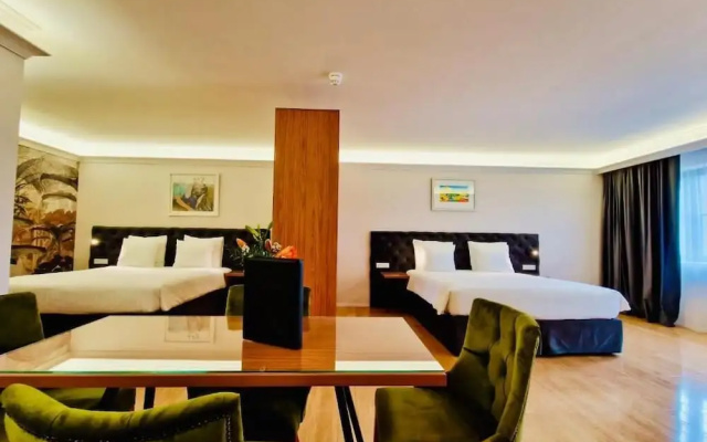 Chasse Residency Hotel