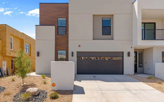 Zion Fairway 5 Bedroom Townhouse
