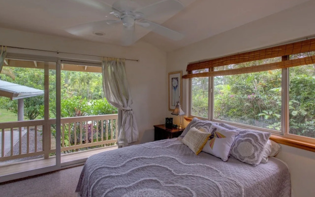 Maluhia Hale 3 Bedroom Home by RedAwning