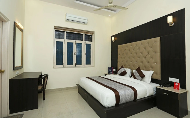 OYO 8983 Royal Inn