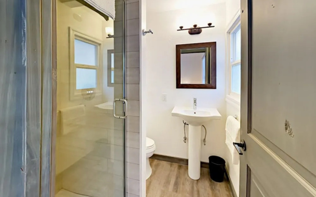 4093 Manzanita Ave Cabin Unit 2