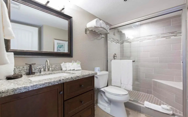 Inverness Condominium 400