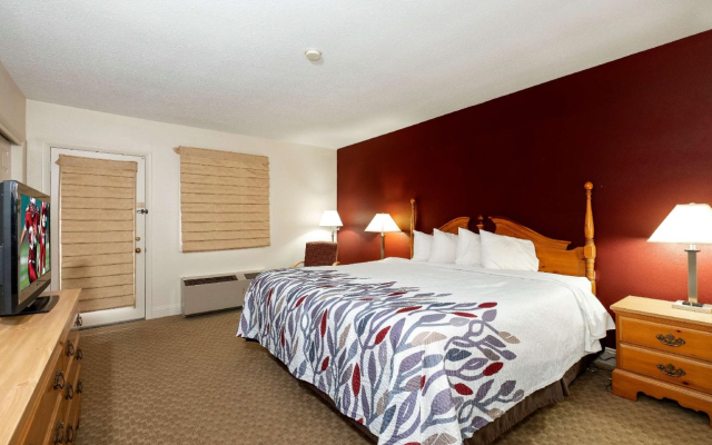 Red Roof Inn & Suites Hazleton