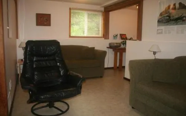 Wild Edge Lodge