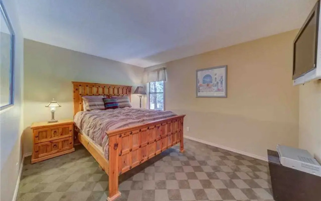 Diamond Peak Lane 20