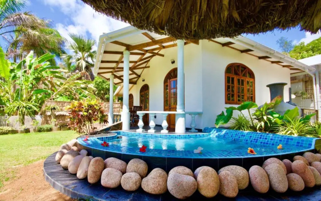 SEA SPLASH SELF CATERING And La Petite Maison