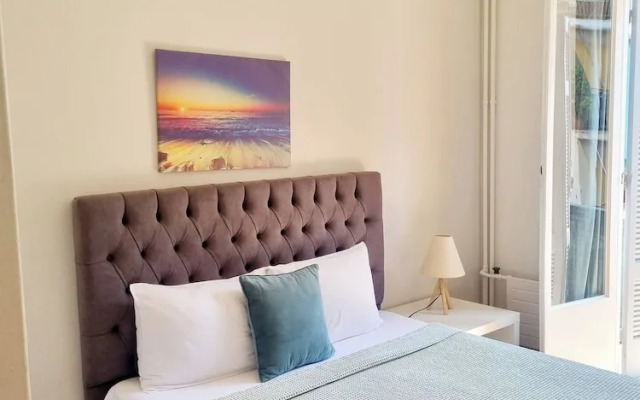 Athens Apartment 1-min Walk to Metro