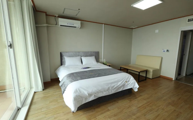 Hotel Marine