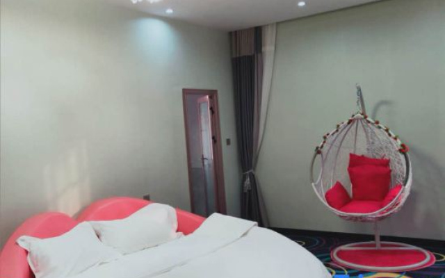 Fangcheng Roman Theme Hotel
