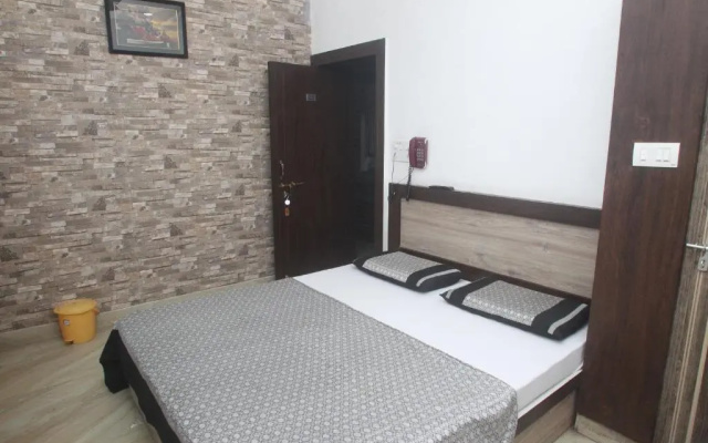 Alakhnanda Guest House