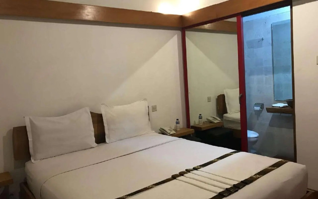 Flores Gallery Hotel