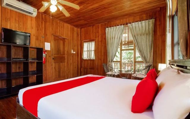 Bang Saray Village Resort