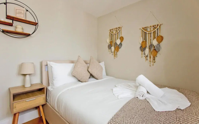 Imperial Hogarth Road Apartment