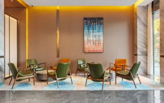 Jinjiang Inn Fashion Hotel (Haikou East High-Speed Railway Station Longhu Tianjie Branch)