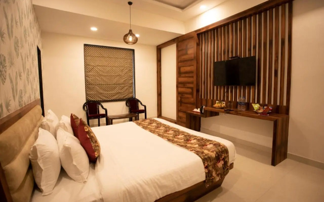 Hotel Bhairav Bagh with Swimming Pool