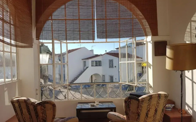 Sprawling Villa Near Alenquer