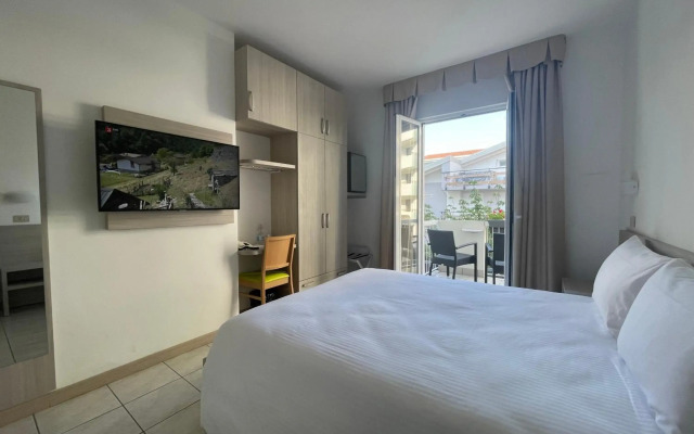 Hotel Athena