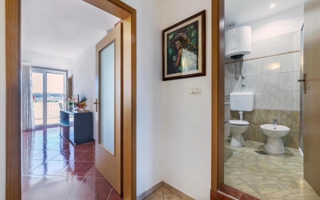 Stunning Apartment in Pula With Wifi and 2 Bedrooms