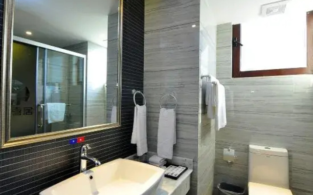Rongting Holiday Inn Luoping