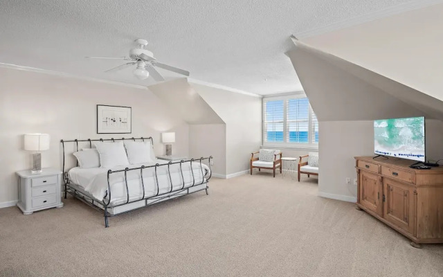 Inn at Crystal Beach 611