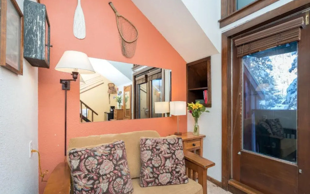 Manitou Lodge 8 Hotel Room by Alpine Lodging Telluride