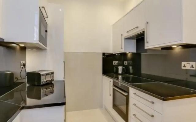 Luxury Mayfair 1 bed Apartment With A C