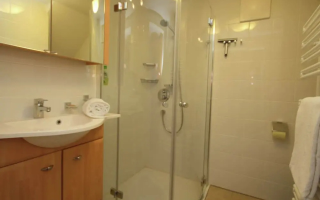 Spacious Apartment in Kitzbuhel near Ski Lift