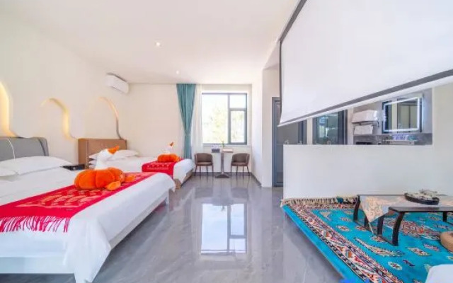 Tekes Yizhai B&B (Taiji Island Scenic Area Branch)
