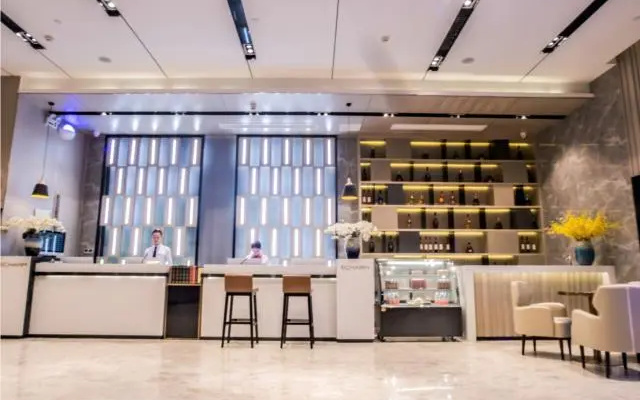 Echarm Hotel Wuchang Railway Station Square
