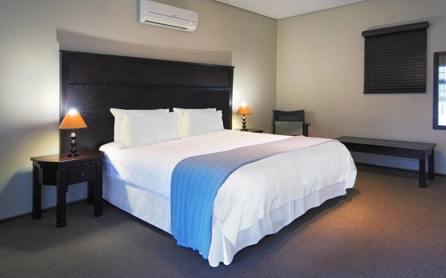 Protea Hotel by Marriott Zambezi River Lodge