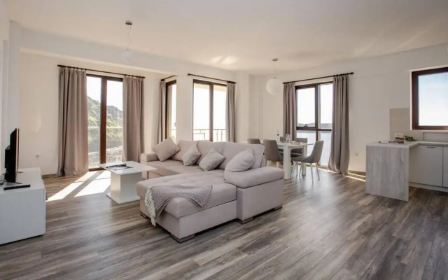 3 Bedrooms Penthouse with roof terrace Rafailovici