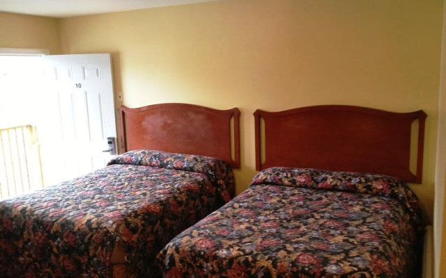 Parkway Motel