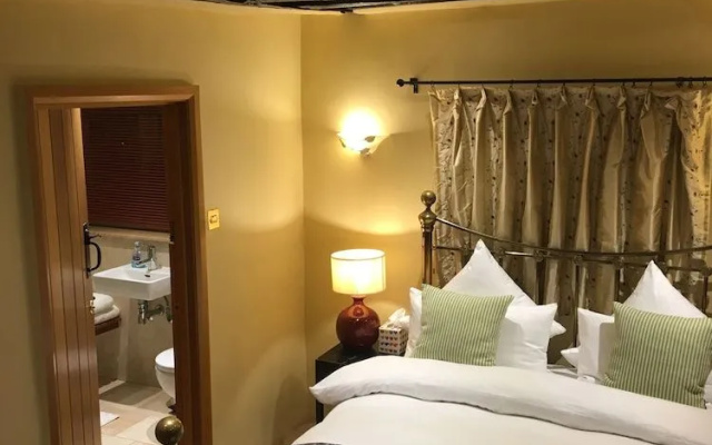 Heathrow Cottages B&B