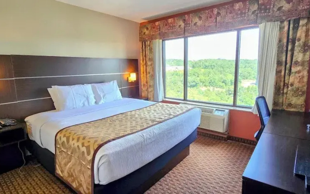 Grand Plaza Hotel & Conference Center