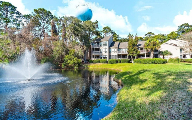 Lighthouse Tennis 2383 by Hilton Head Retreats