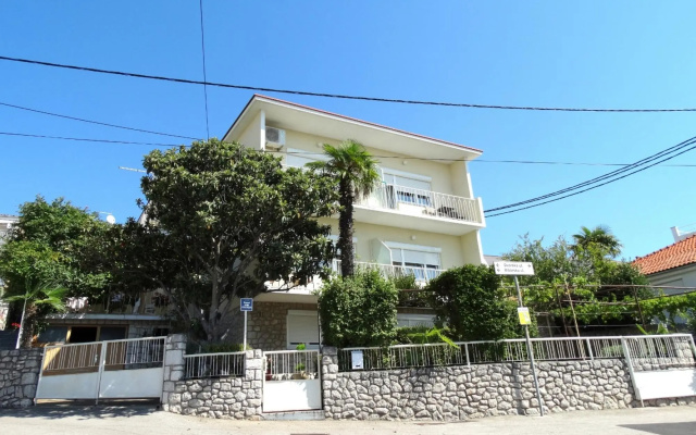 Ivo - A3(4+1)-Vilma in Crikvenica