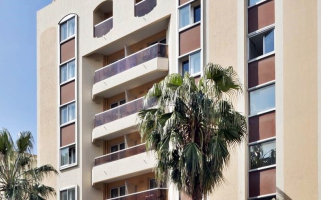 Отель Residhome Nice Promenade вид на фасад