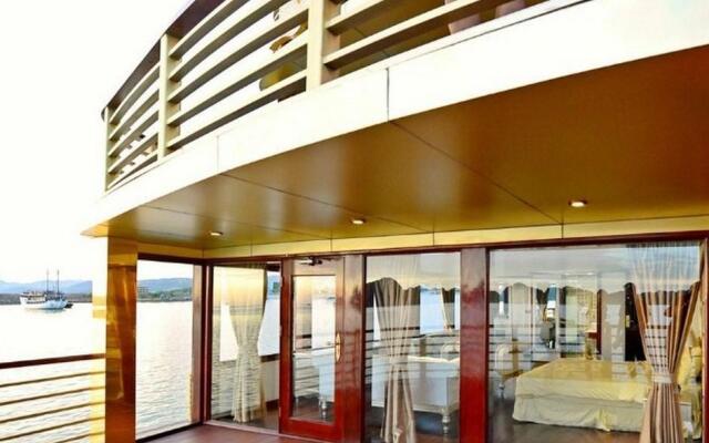Отель Golden Cruises вид на фасад